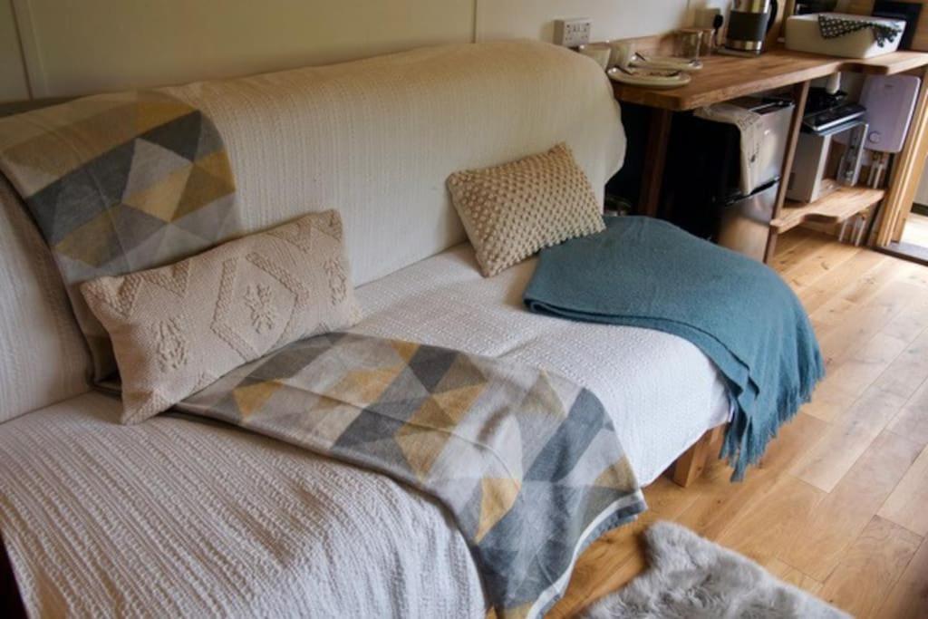 Little Dolwen - Sioned Apartment Llanwenog